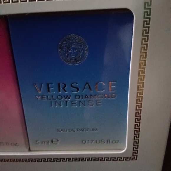 NEW Versace Miniature Perfume Collection (NOT SAMPLES) - Picture 7 of 13